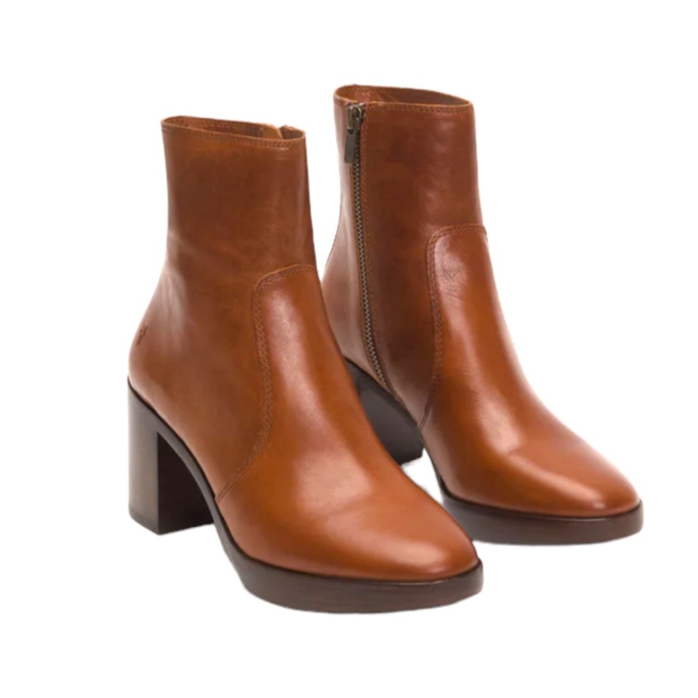 FRYE Joan Campus Boot Redwood Size 8